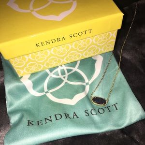 Kendra Scott pendant necklace